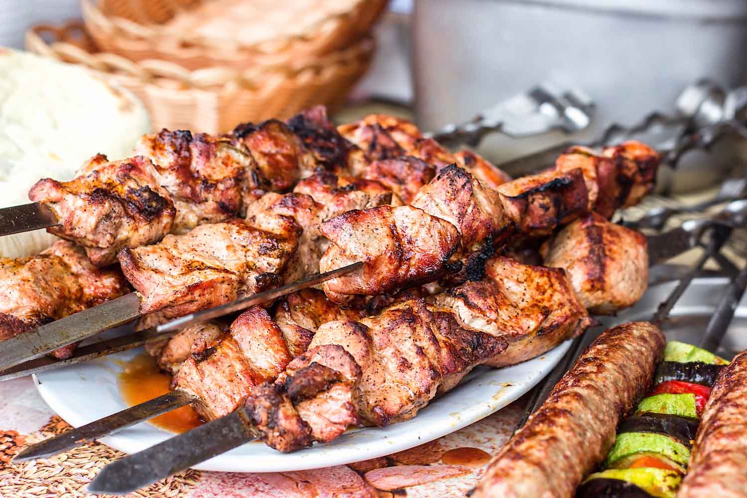 Застолье с шашлыком