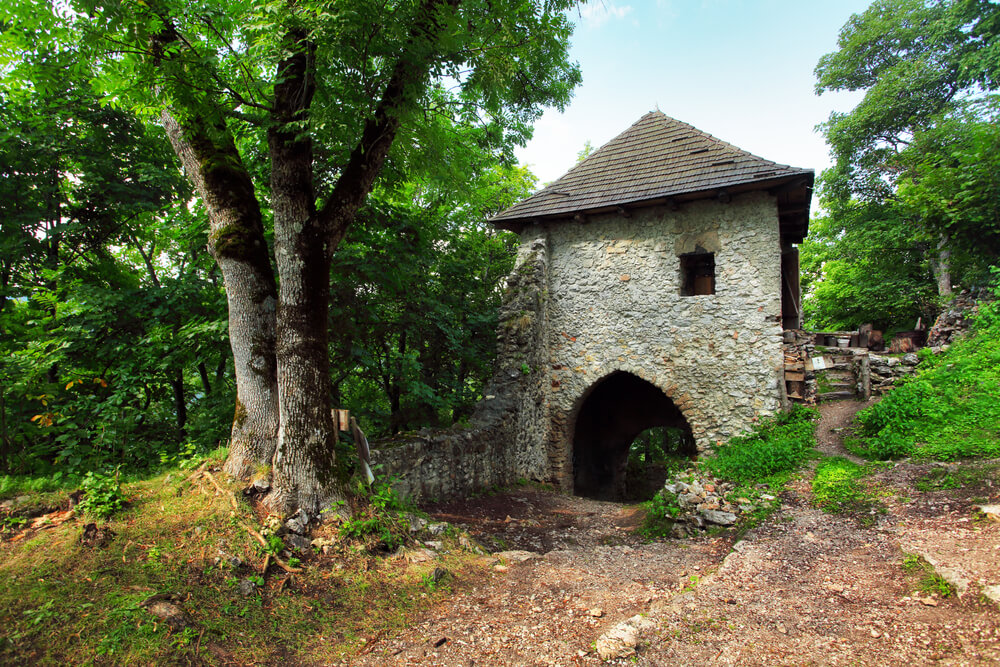 muran hrad zrucanina vylet grotto