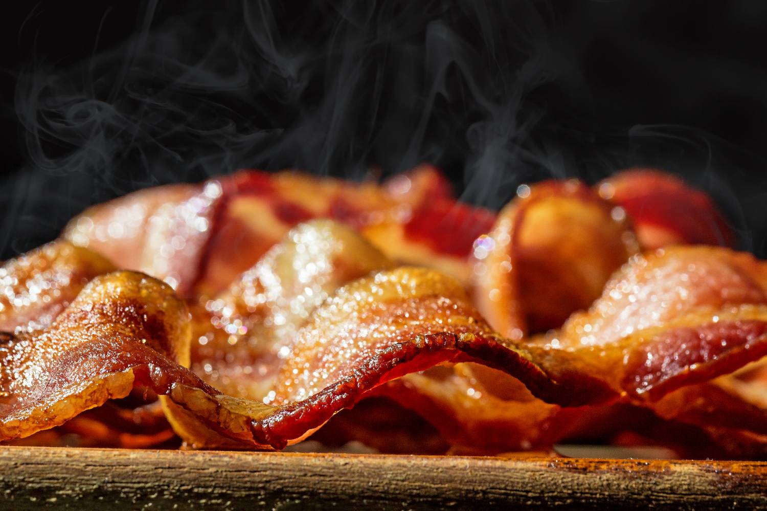 Zabudnite na panvicu. Prečo je lepšie opekať slaninu v rúre? 