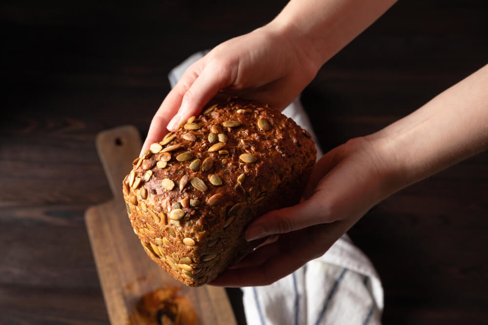 5 dôvodov, prečo vymeniť klasický chlieb za bielkovinový
