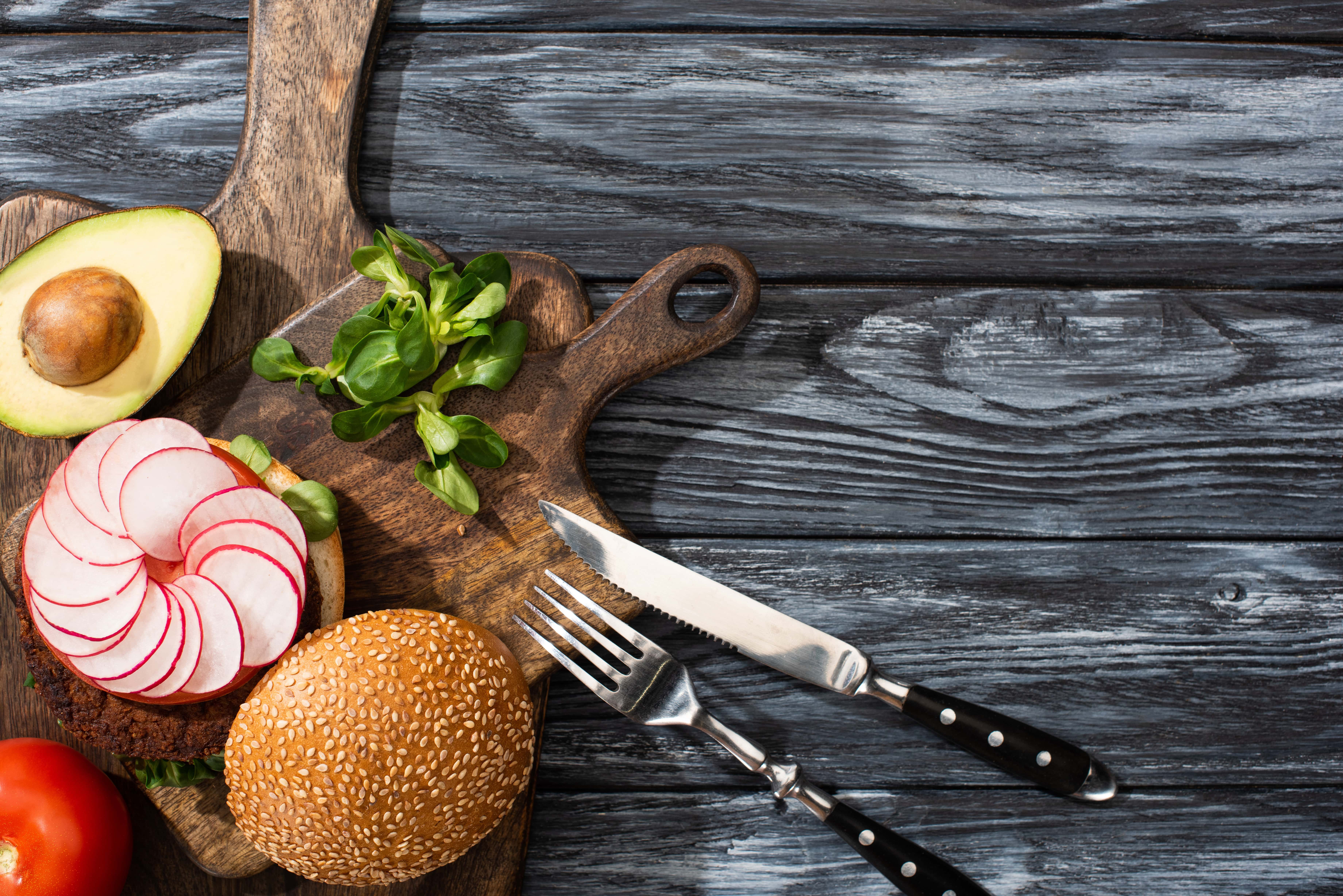 Najjednoduchšie vegánske recepty: Burger a avokádový puding